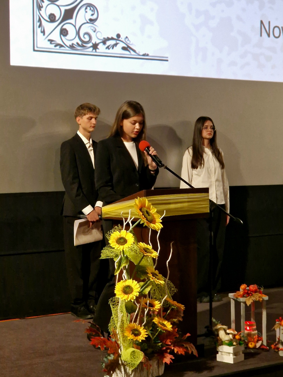 Zdjęcie Ślubowanie kl 1 2025 (36)fdcb6309-4ed9-4c0f-ab4d-b2feba1b0df2.jpg w galerii Ślubowanie klas pierwszych (6.10.2025)